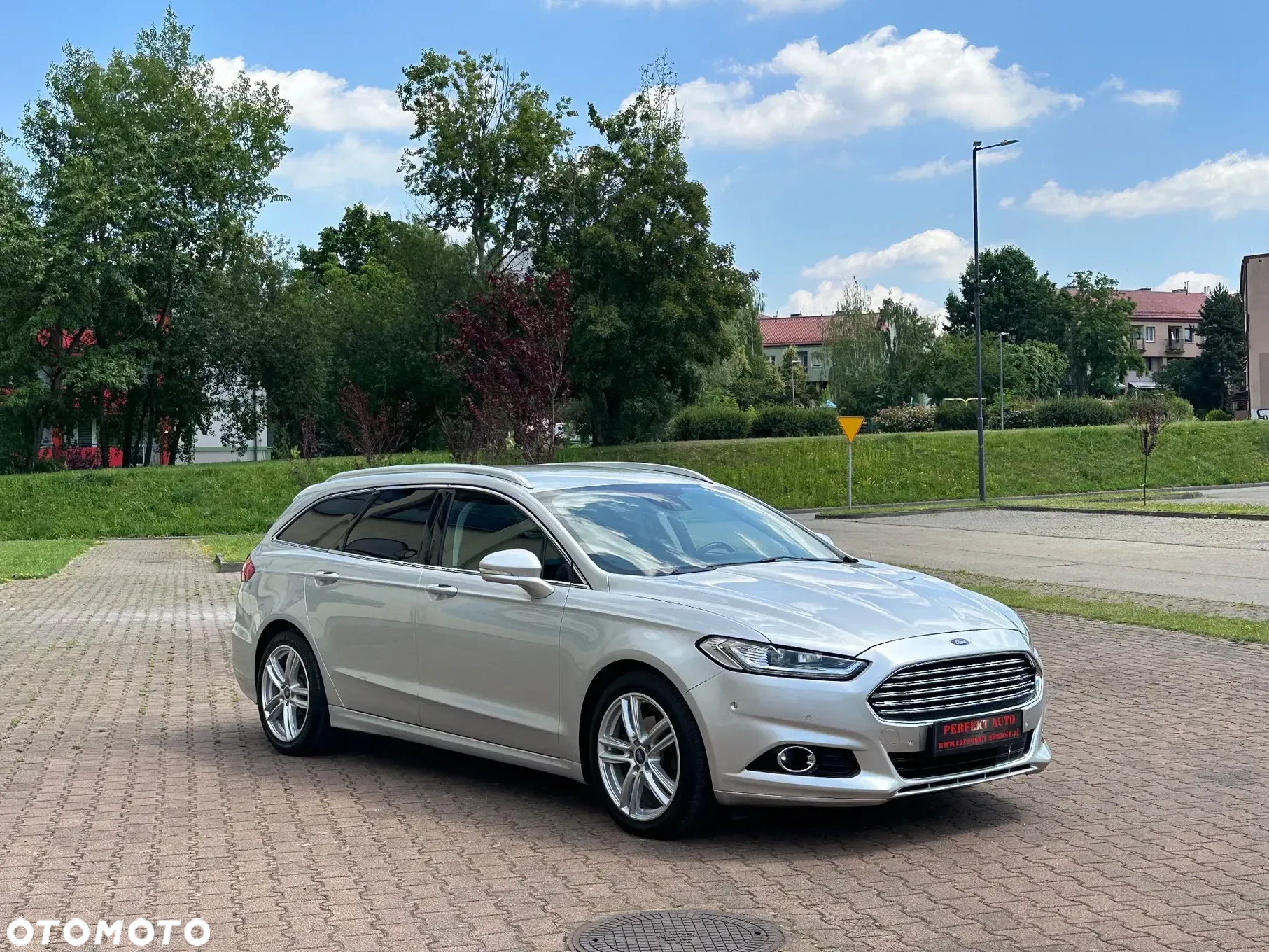 Ford Mondeo 2.0 EcoBoost Titanium - 16