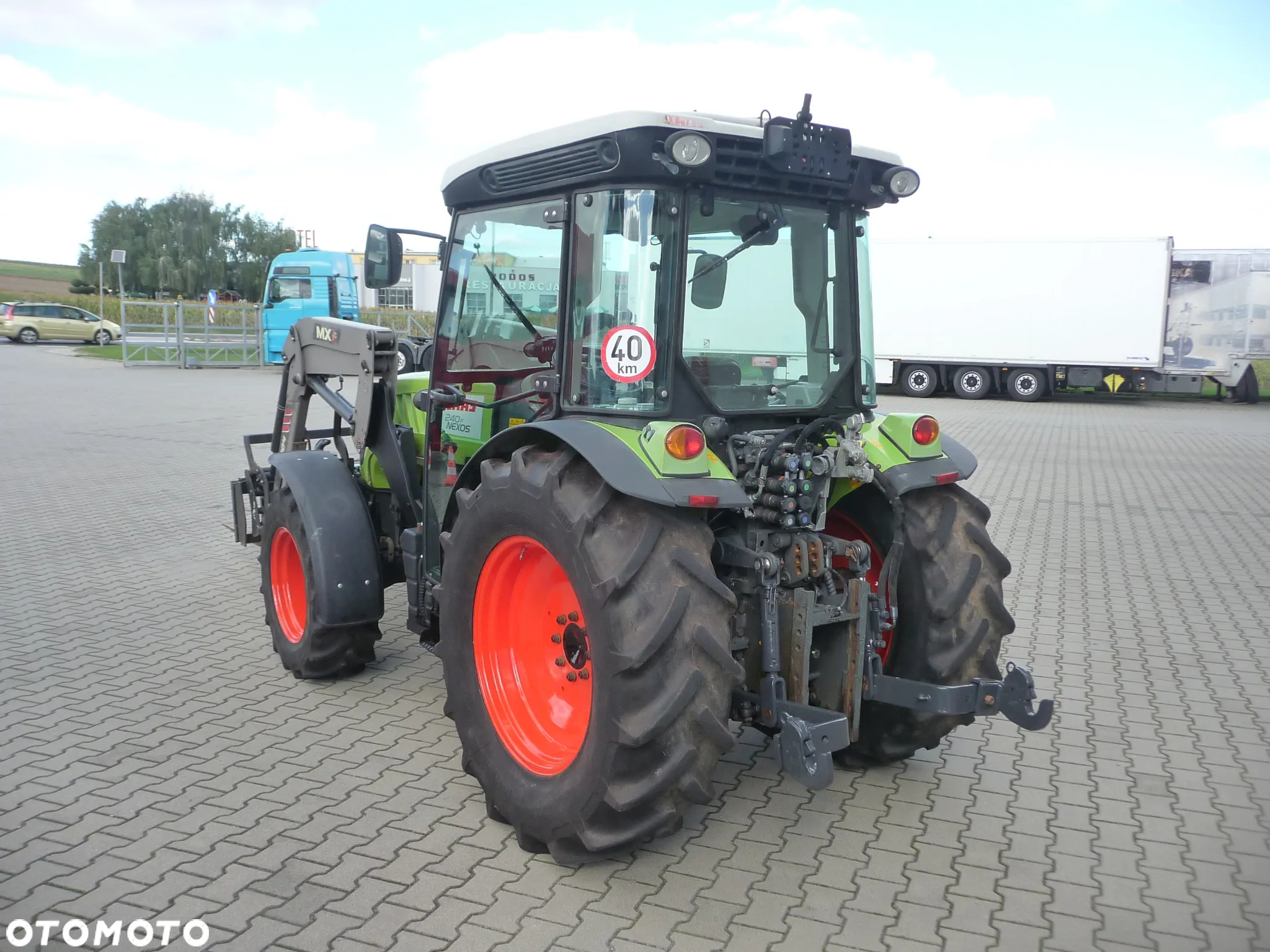 Claas Nexos 240F - 8
