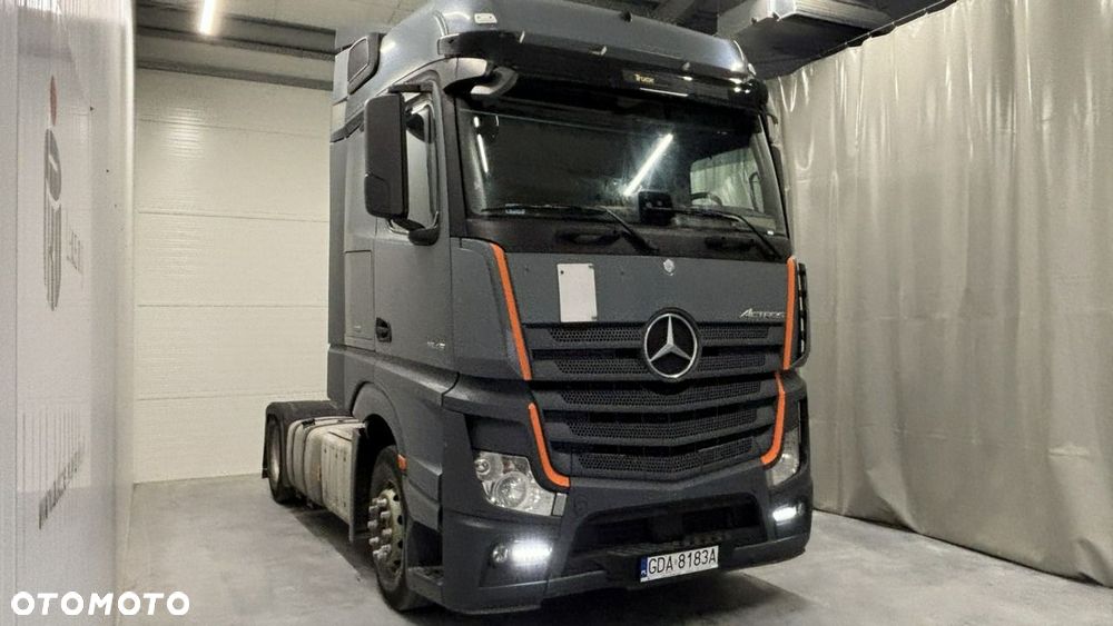 Mercedes-Benz Actros - 3
