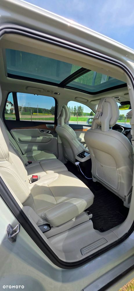 Volvo XC 90 - 9