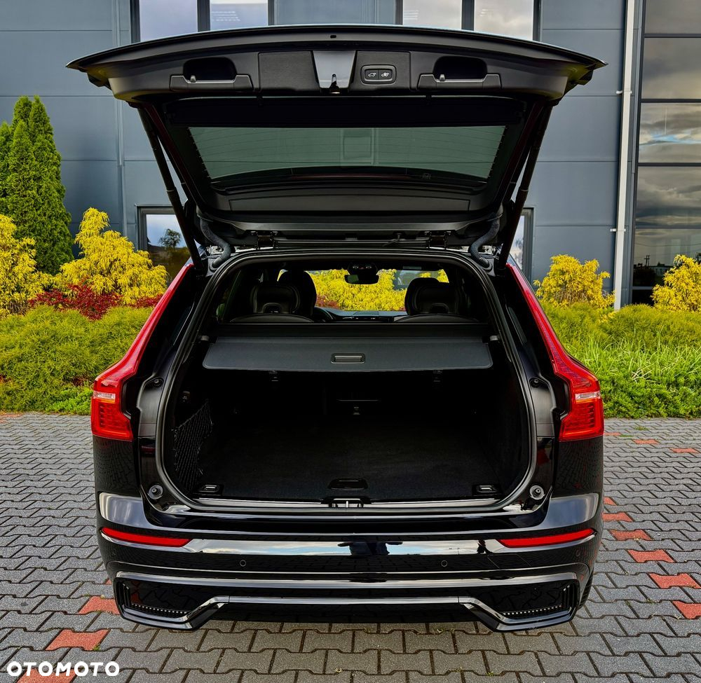 Volvo XC 60 B4 B Plus Dark - 19