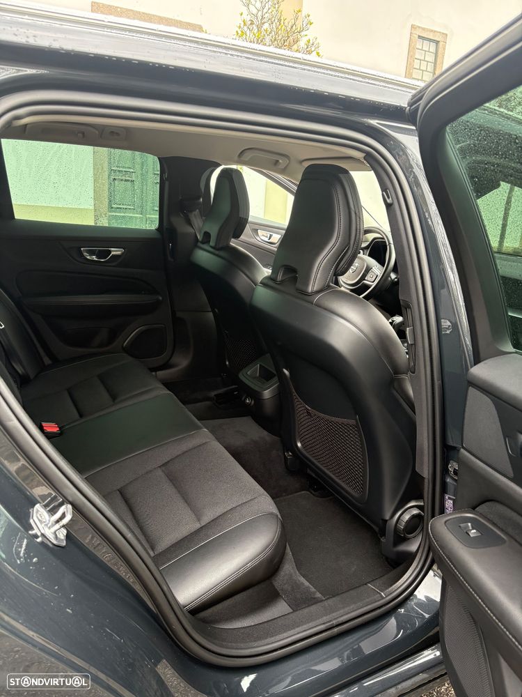 Volvo V60 2.0 D3 Momentum Plus - 19