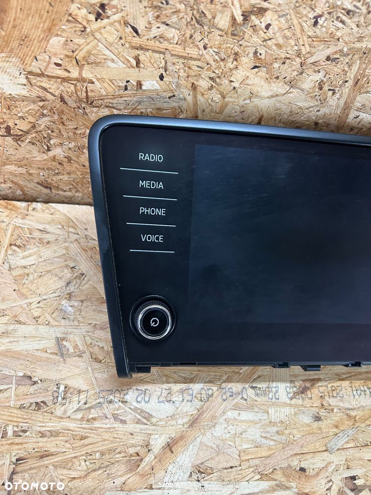 Skoda Octavia III lift wyświetlacz ekran  5E0919605M - 2