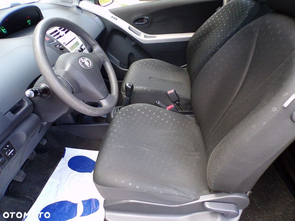 Toyota Yaris - 18