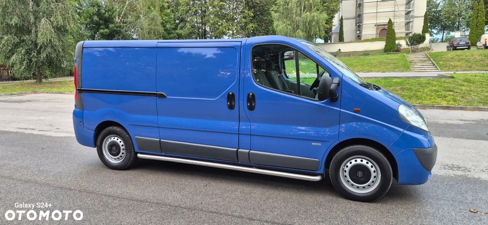 Opel Vivaro - 11
