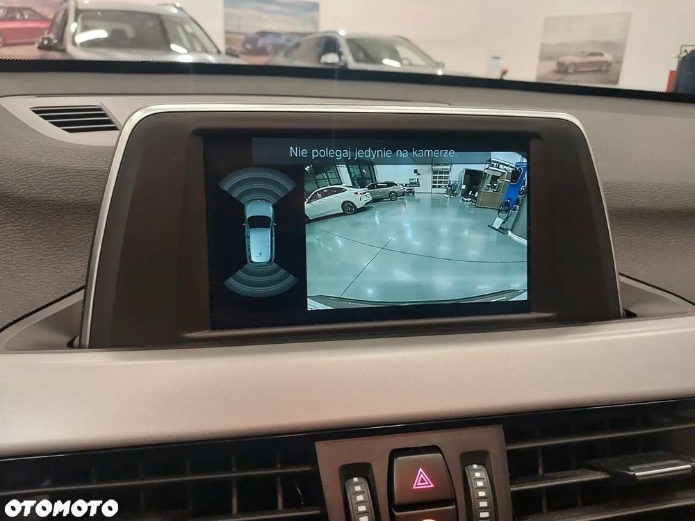 BMW X1 sDrive18i - 11