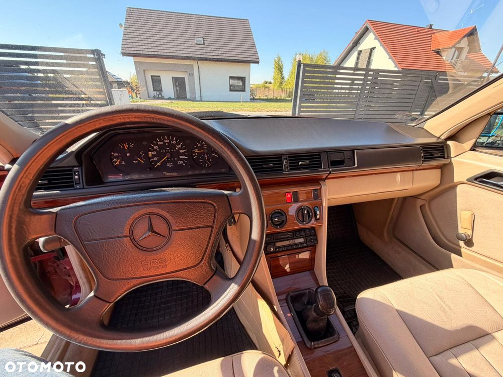 Mercedes-Benz W124 (1984-1993) - 13