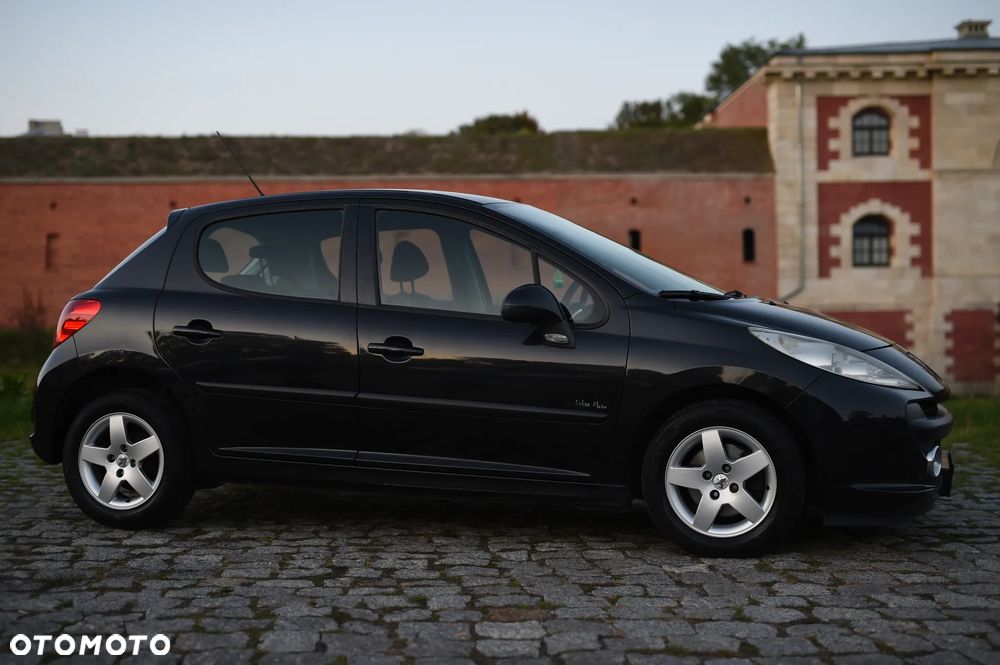 Peugeot 207 - 6