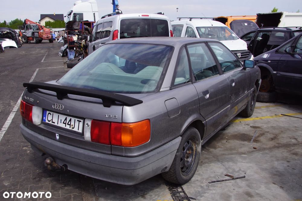 Auto na części - Audi 80 B3 1.8 90 KM JN AKM LY7U 1987R Silnik Skrzynia Drzwi Błotnik Klapa Zderzak Lampa Lusterko Klamka Szyba Deska Kokpit Sterownik Moduł Czujnik Licznik Panel Kierownica - 6