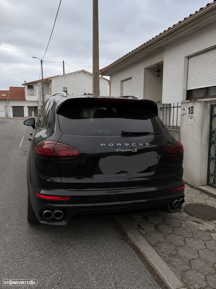Porsche Cayenne - 2