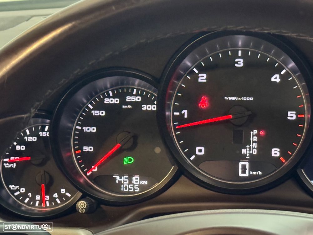 Porsche Panamera 3.0 V6 - 8