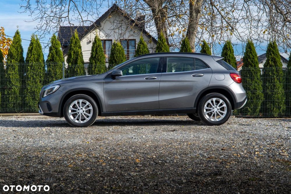 Mercedes-Benz GLA - 7