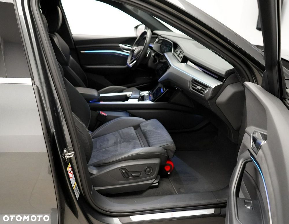 Audi e-tron Sportback - 18