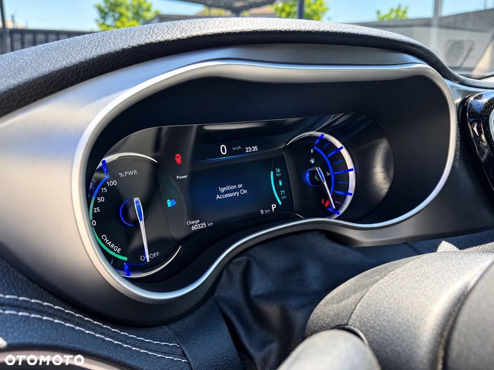 Chrysler Pacifica - 13