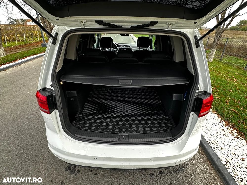 Volkswagen Touran 2.0 TDI Comfortline - 24