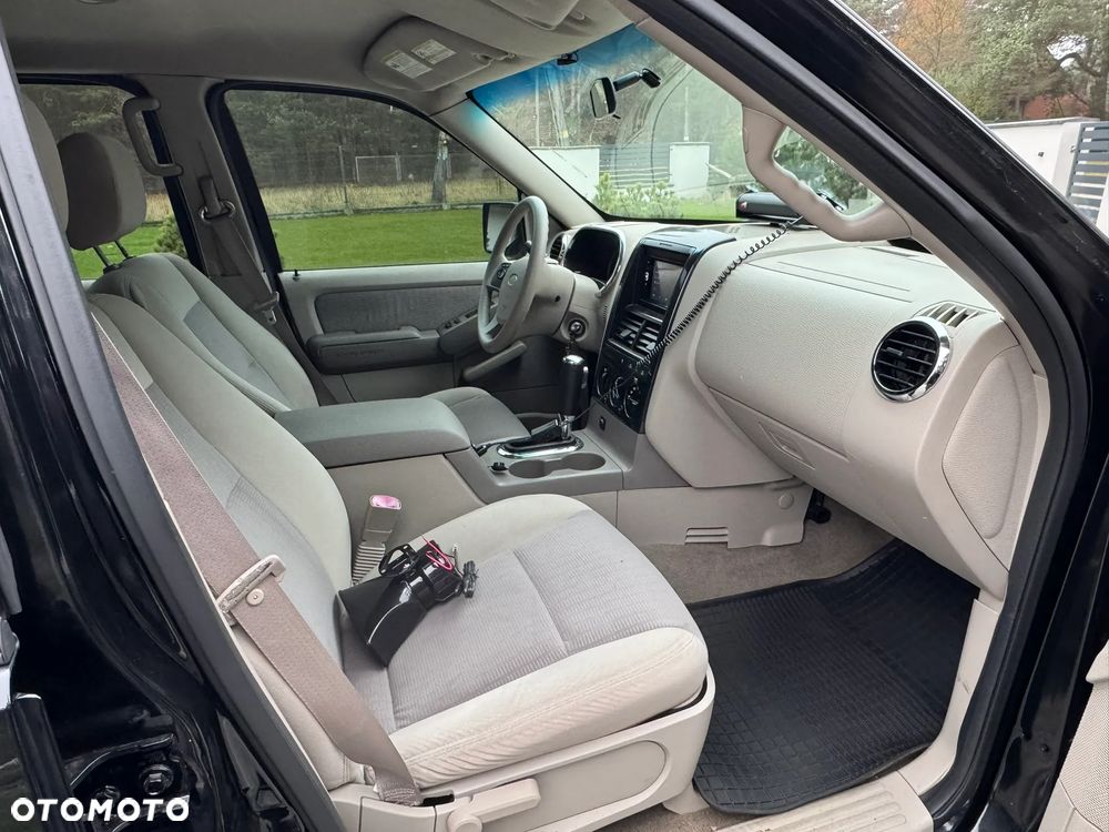 Ford Explorer 4.0 4WD - 14