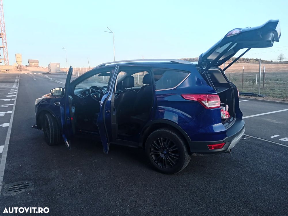 Ford Kuga 2.0 TDCi 4WD Powershift Titanium - 4