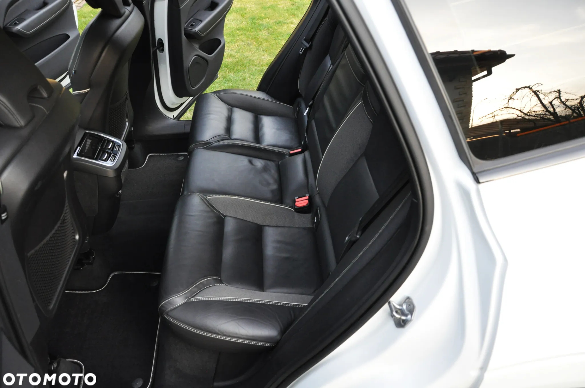Volvo XC 60 D4 Geartronic RDesign - 28