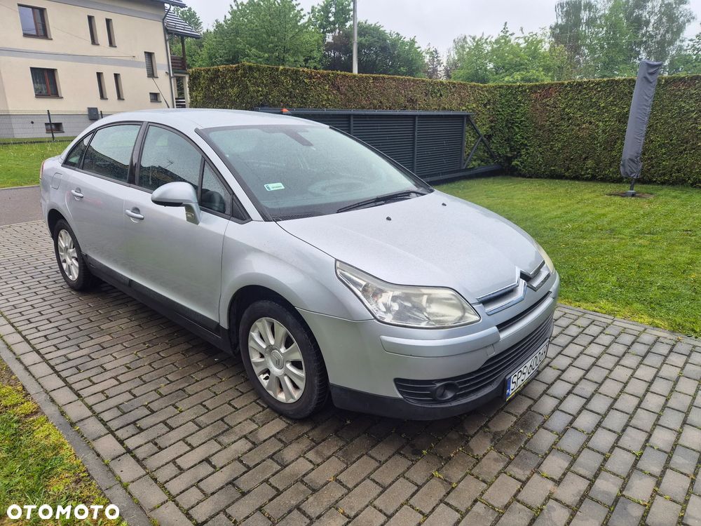 Citroën C4 1.6 16V Confort - 1