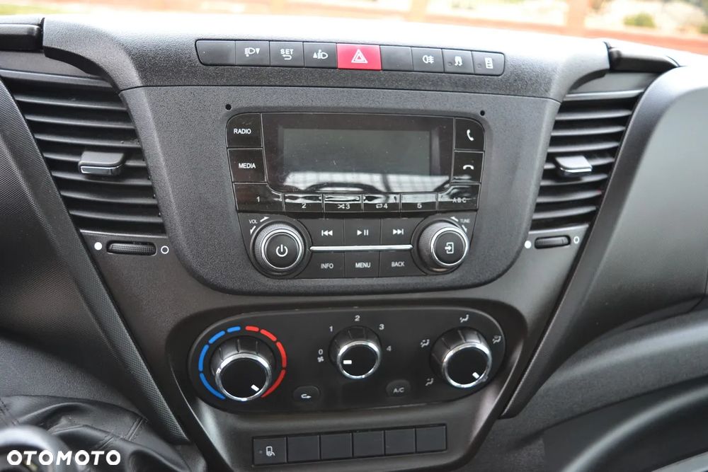 Iveco Daily 35-140 35C14 Nowy 3-stronny Wywrot Kiper Wywrotka 50C15 50-150 50C18 35C15 35-150 - 17