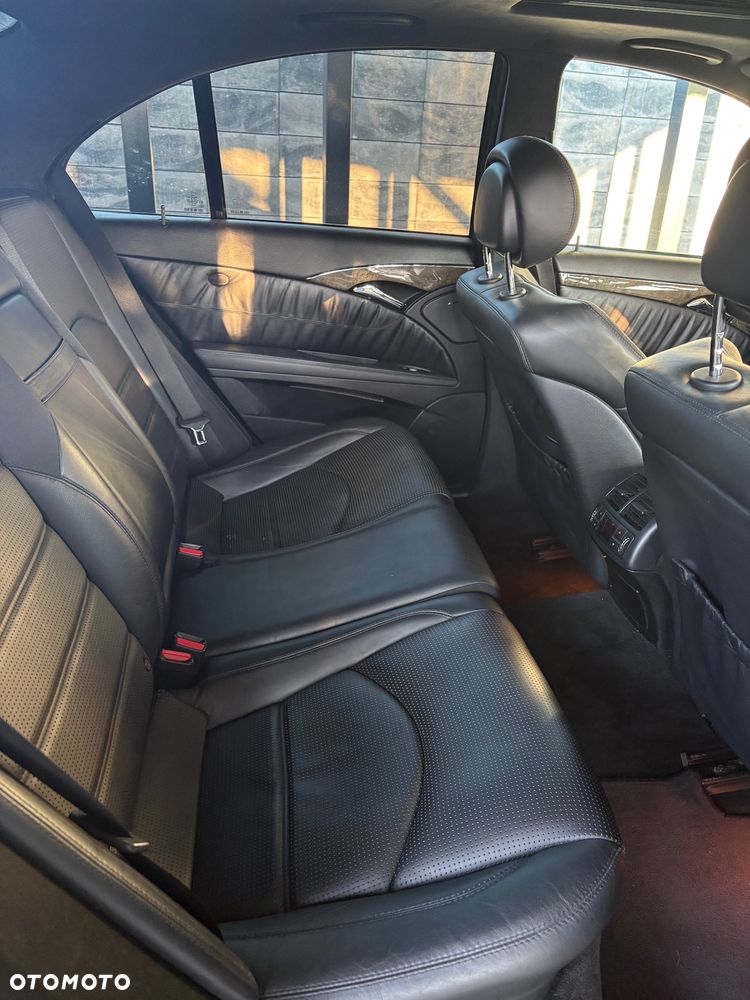 Mercedes-Benz Klasa E 63 AMG 7G-TRONIC - 14