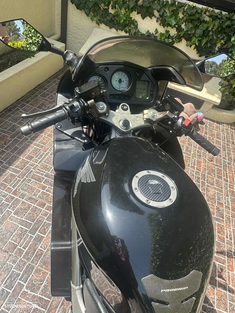 Honda VFR - 2