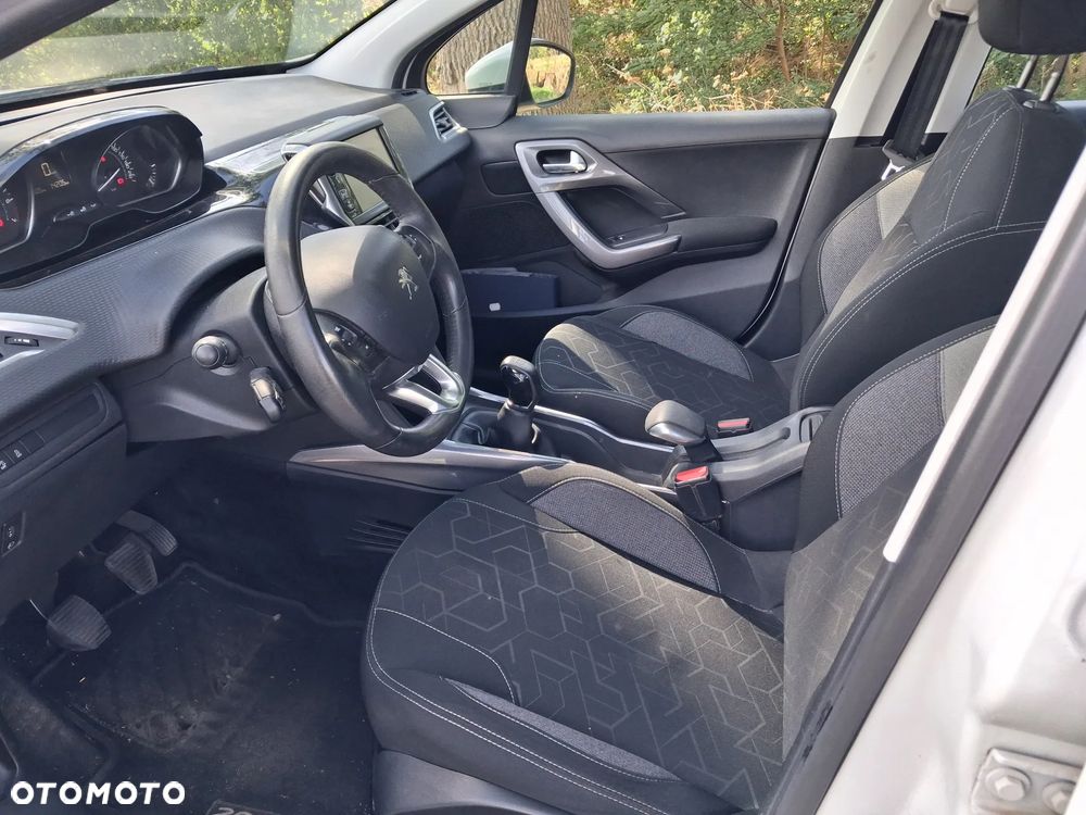 Peugeot 2008 PureTech 82 Access - 14
