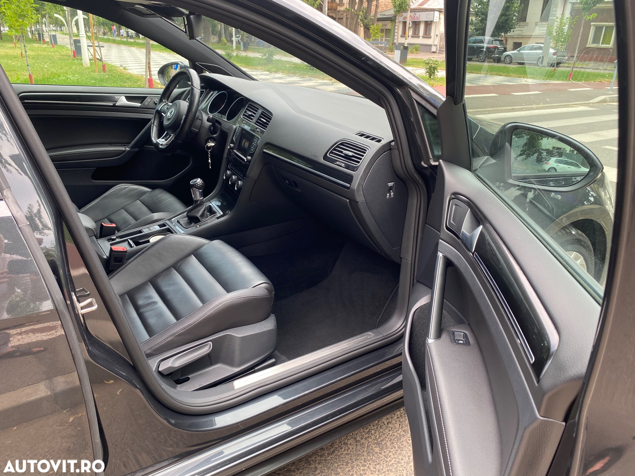 Volkswagen Golf 2.0 TDI DPF BMT GTD - 15