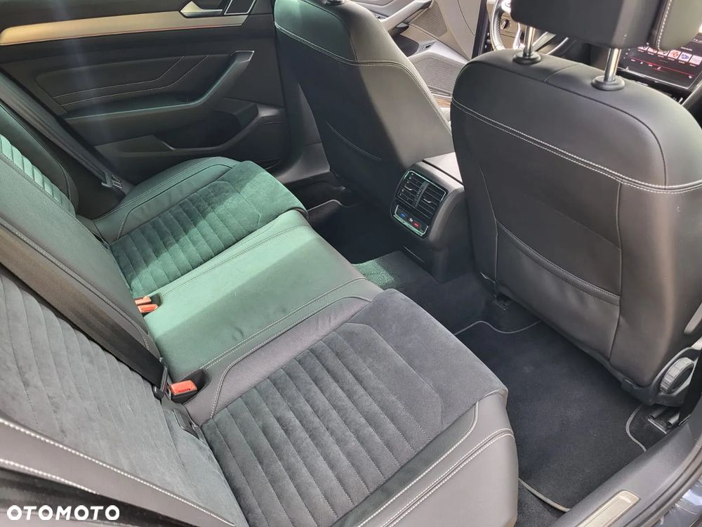Volkswagen Passat 2.0 TSI Business DSG - 17