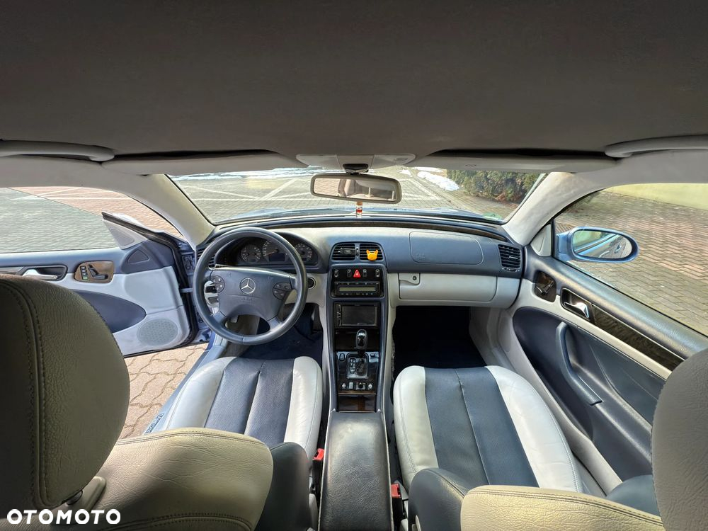 Mercedes-Benz CLK Coupe 320 Avantgarde - 2