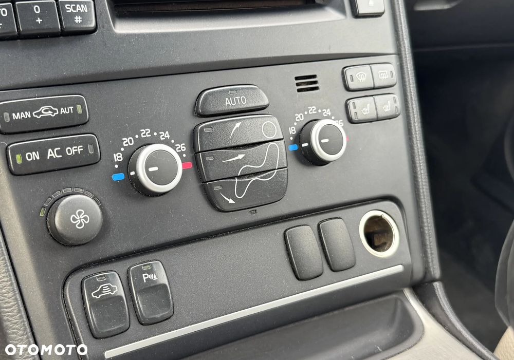 Volvo XC 90 - 32