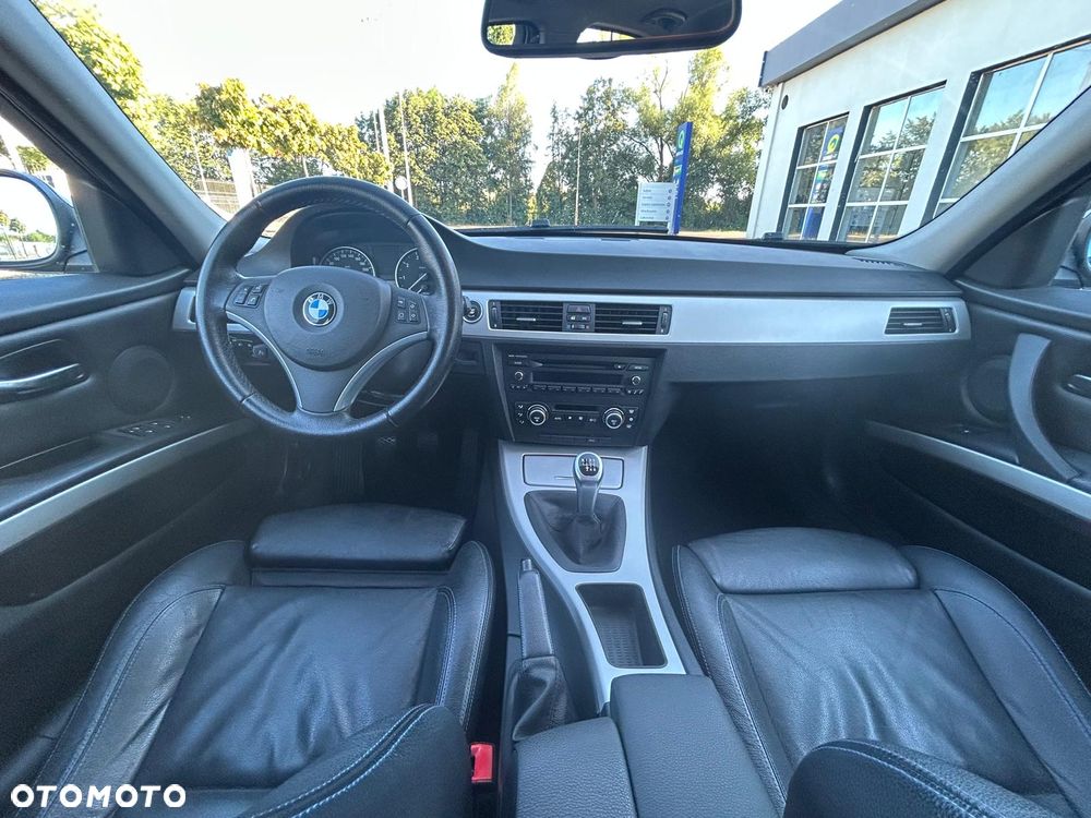 BMW Seria 3 318i - 15