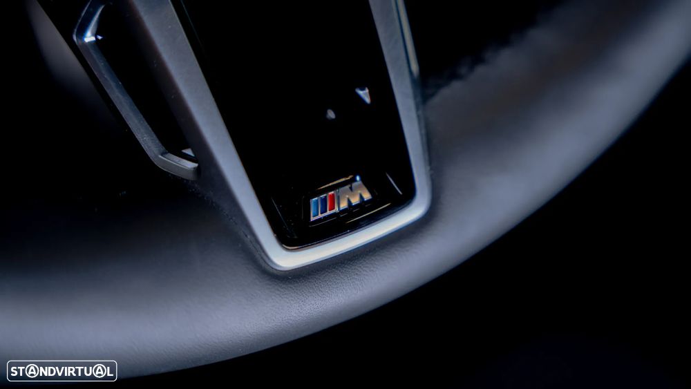 BMW iX2 eDrive20 Pack Desportivo M - 11