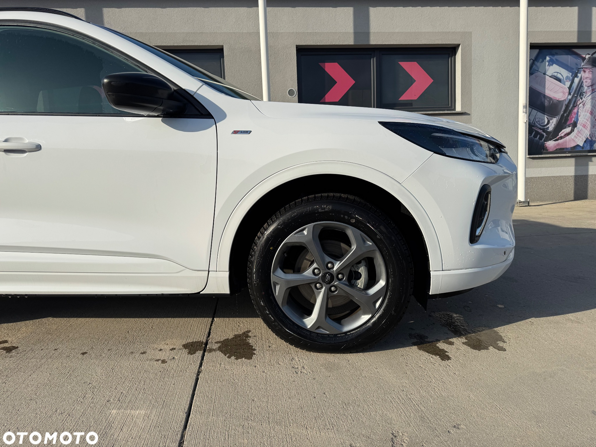 Ford Kuga 1.5 EcoBoost ST-LINE - 4