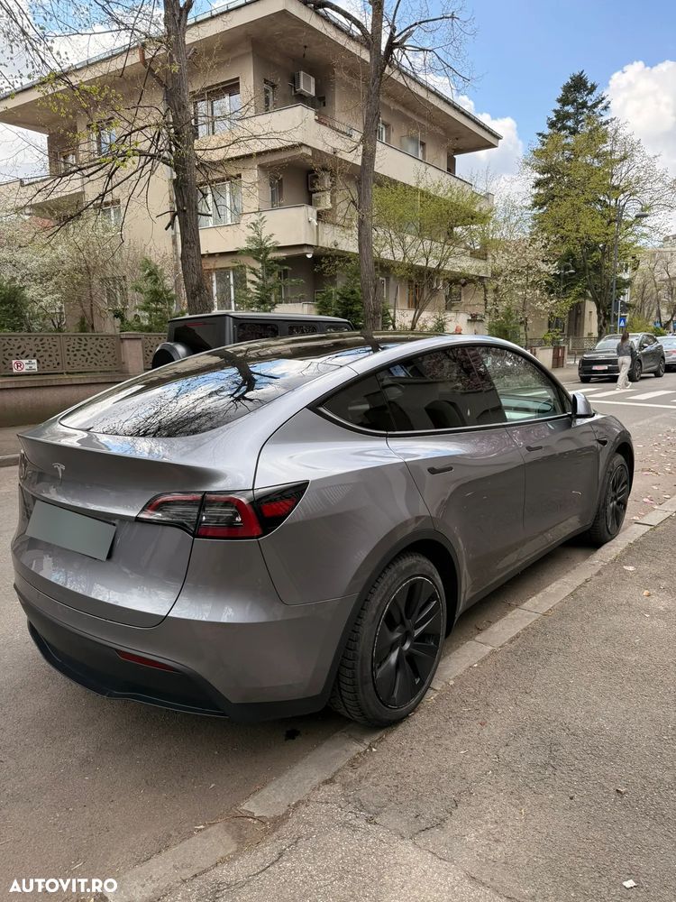 Tesla Model Y Performance - 3