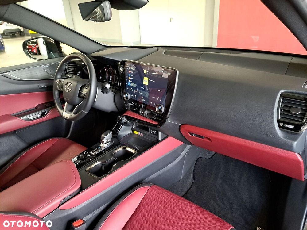 Lexus NX 350h Omotenashi AWD - 18