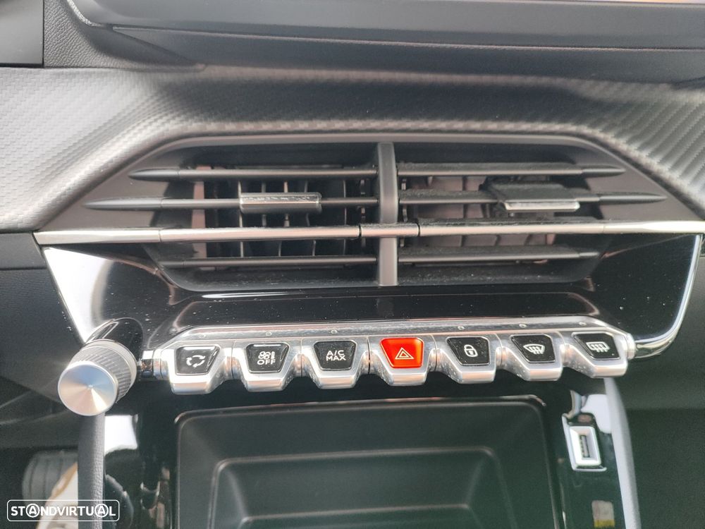 Peugeot 2008 1.5 BlueHDi Allure Pack EAT8 - 17