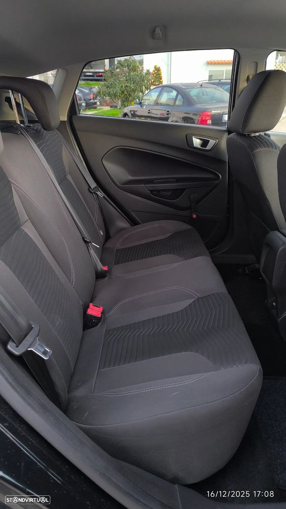 Ford Fiesta 1.0 Ti-VCT Titanium - 39