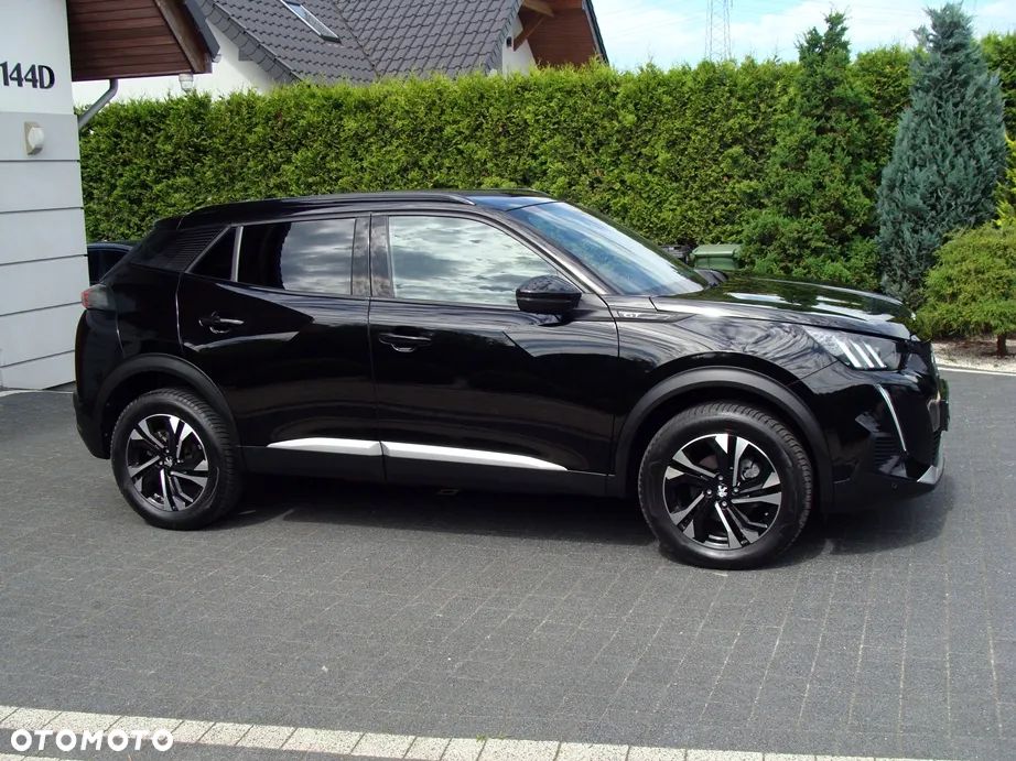 Peugeot 2008 PureTech 130 EAT8 GT - 3