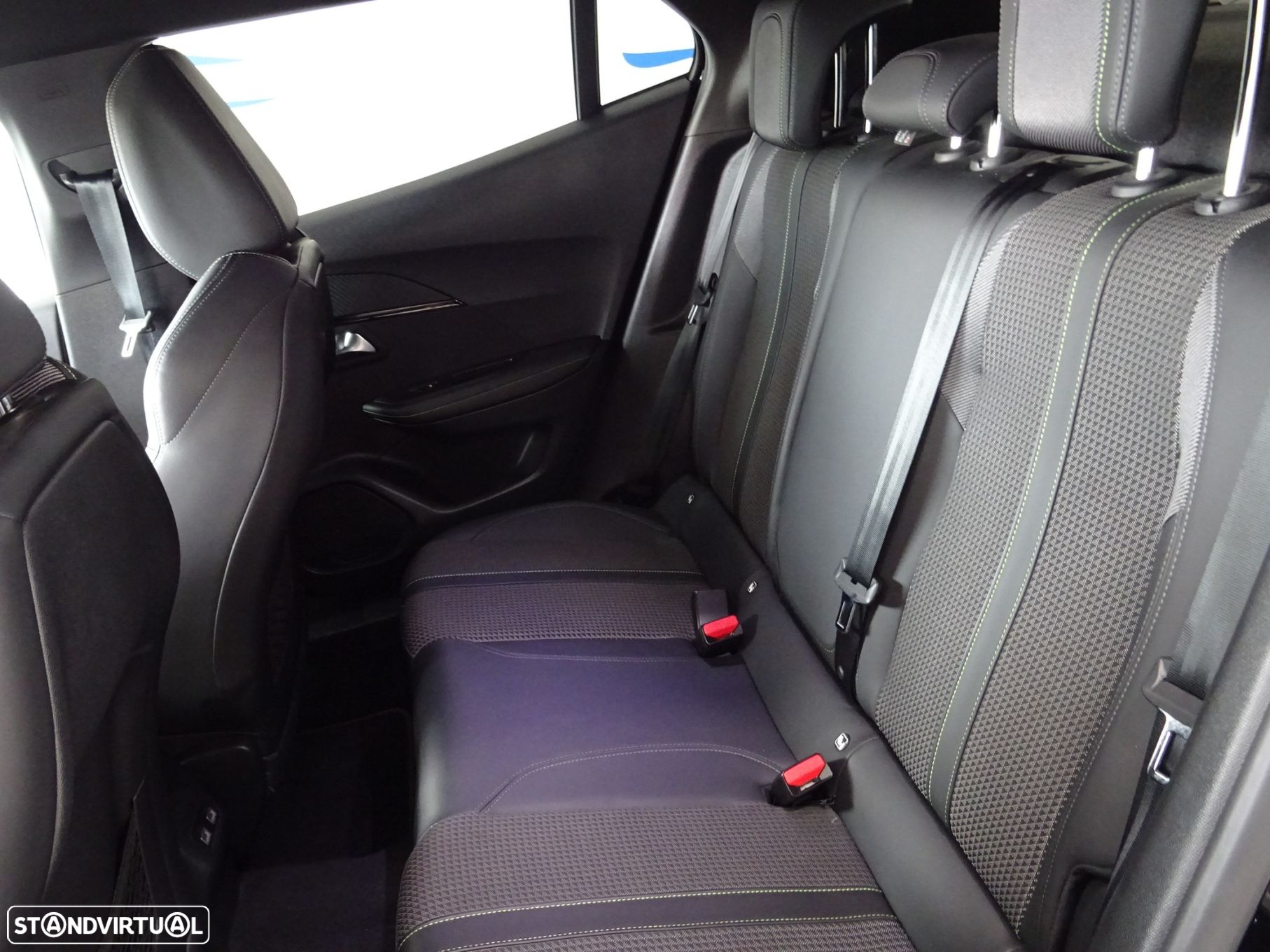 Peugeot 2008 1.2 PureTech GT - 5