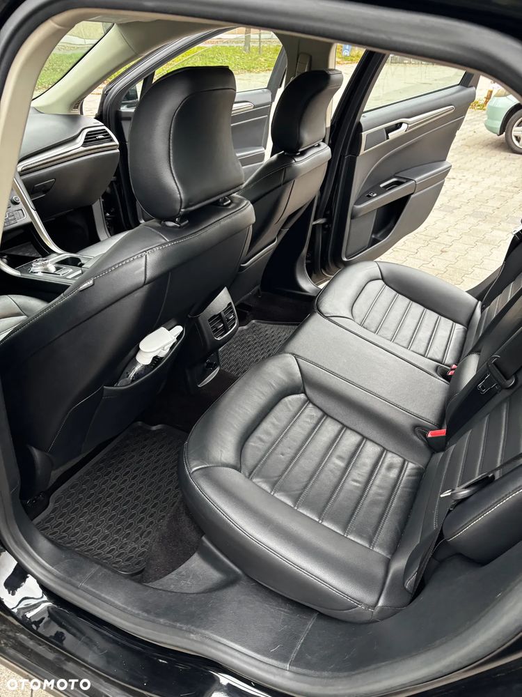 Ford Fusion - 14