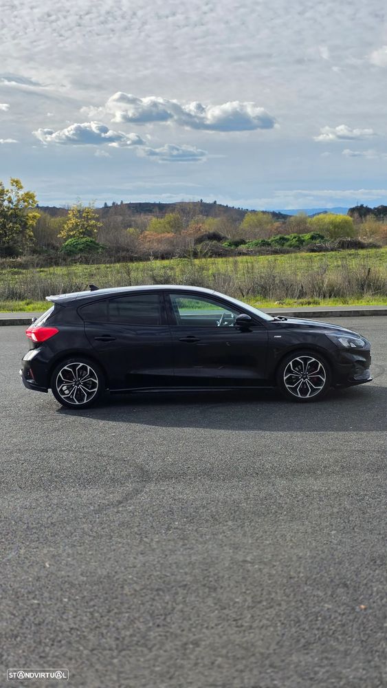 Ford Focus 1.5 EcoBlue S&S Aut. ST-LINE STYLE - 4