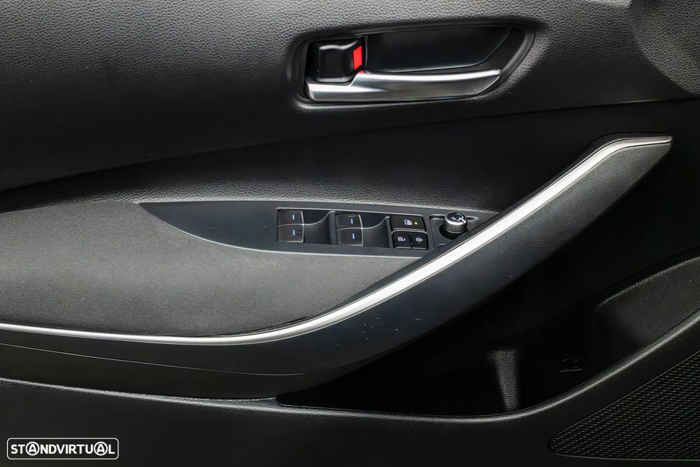 Toyota Corolla SD 1.8 Hybrid Luxury - 23