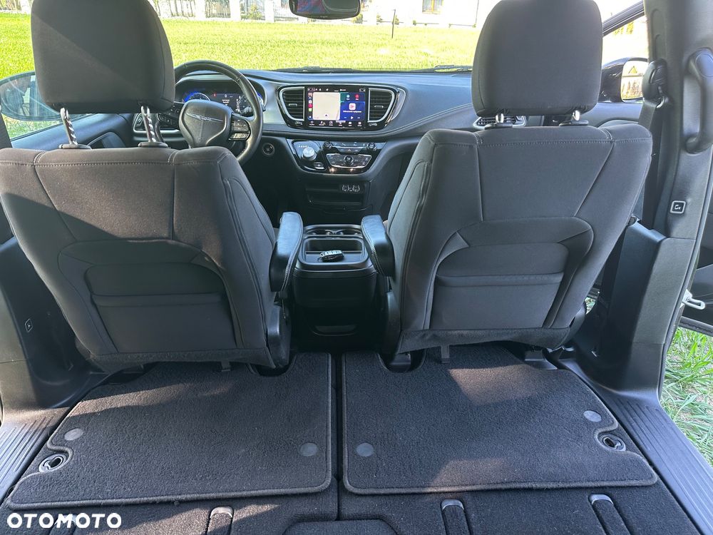 Chrysler Pacifica - 24