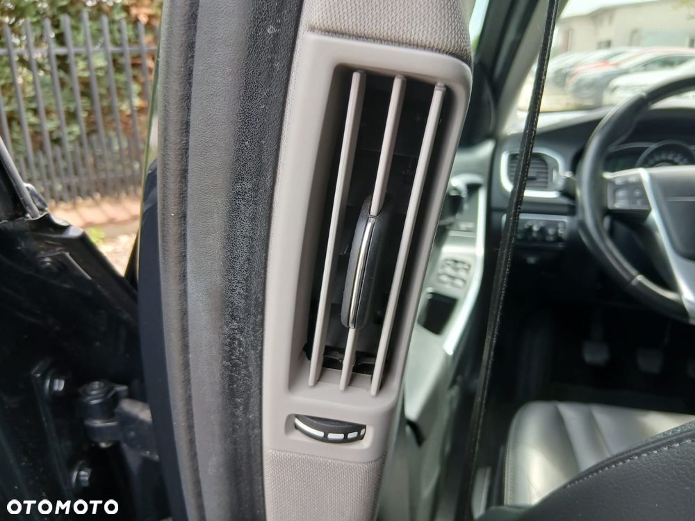Volvo V60 D3 Summum - 32