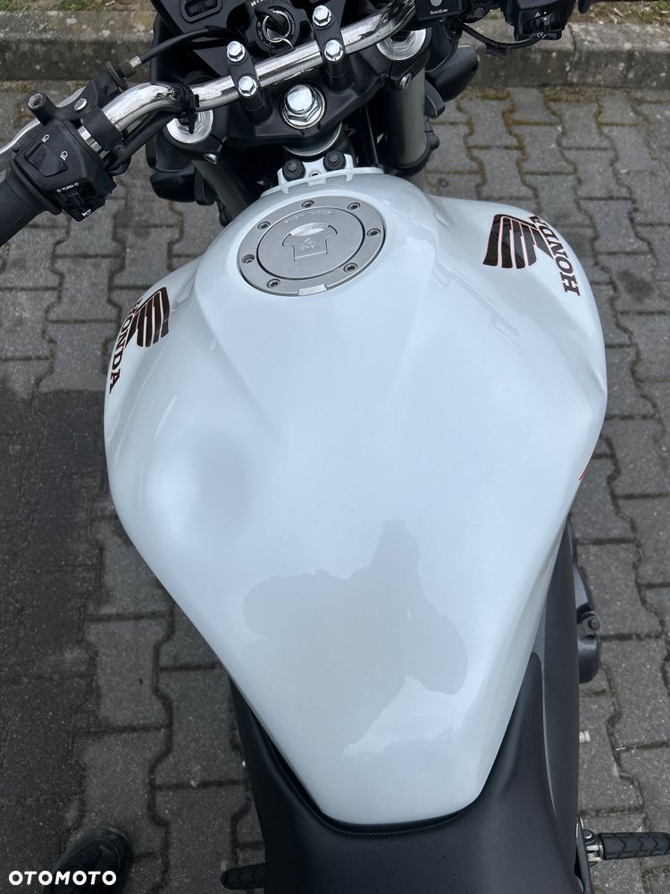 Honda Hornet - 16
