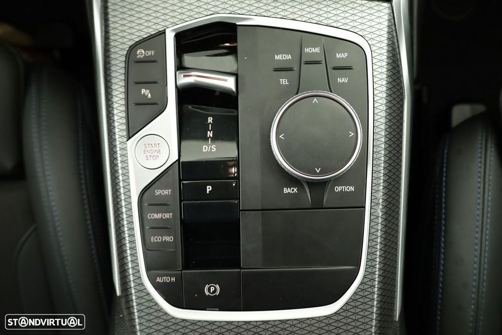 BMW 320 d Pack Desportivo M Auto - 14