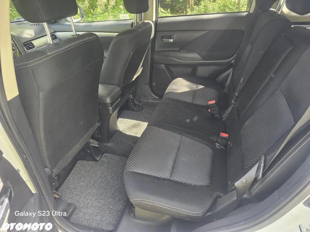 Mitsubishi Outlander 2.0 Intense + Navi 4WD CVT - 15