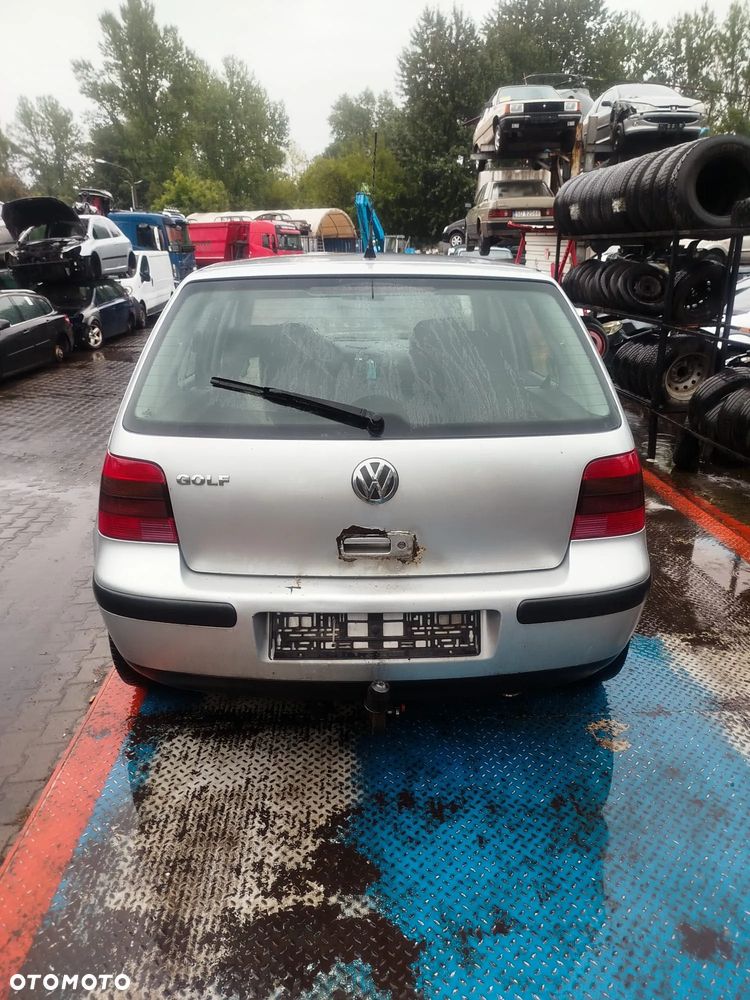 Volkswagen Golf 4  na części - 10