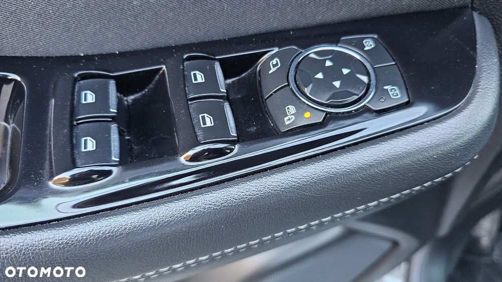 Ford S-Max - 11